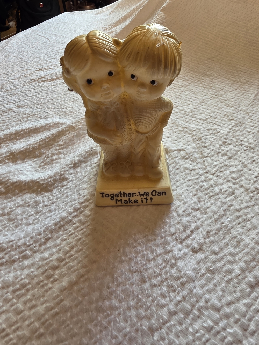 vintage 1971 molded resin figurine